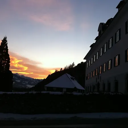 Апартаменты Schloss Gstatt *