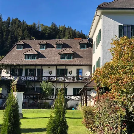 Schloss Gstatt 아파트